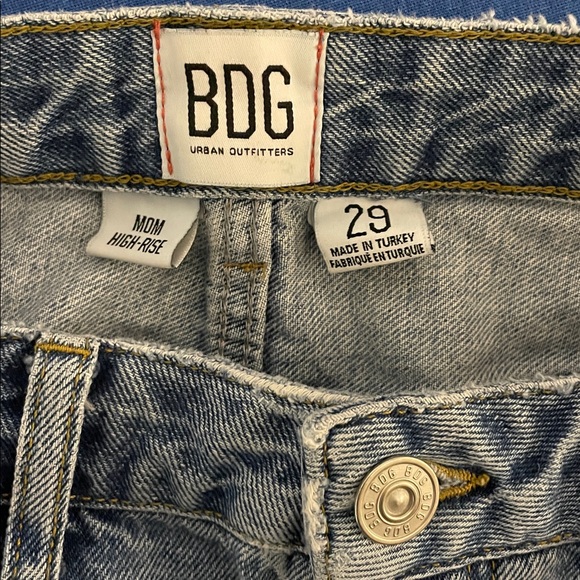 Women's BDG Mom High Rise Jeans Size 29 w 30" Inseam - Picture 2 of 7